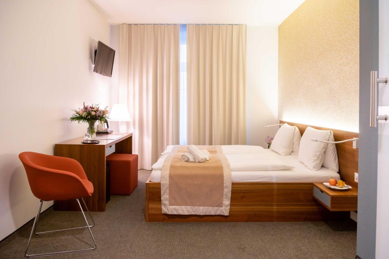 Hotel Engel Am Bahnhof Wädenswil Екстериор снимка
