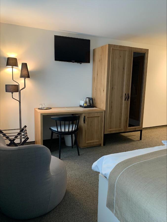 Hotel Engel Am Bahnhof Wädenswil Екстериор снимка