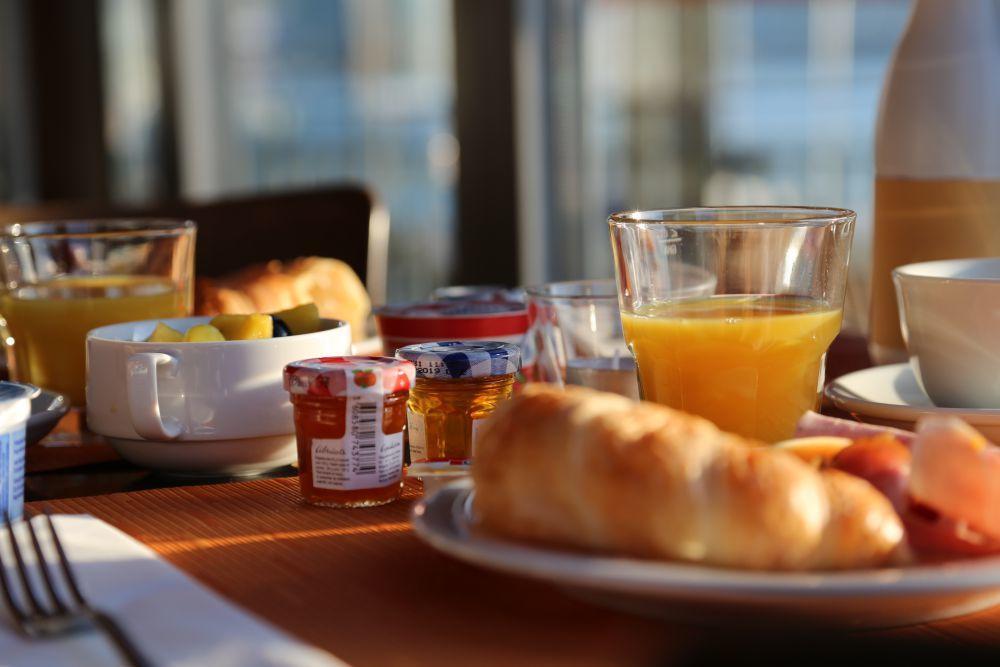 Hotel Engel Am Bahnhof Wädenswil Екстериор снимка