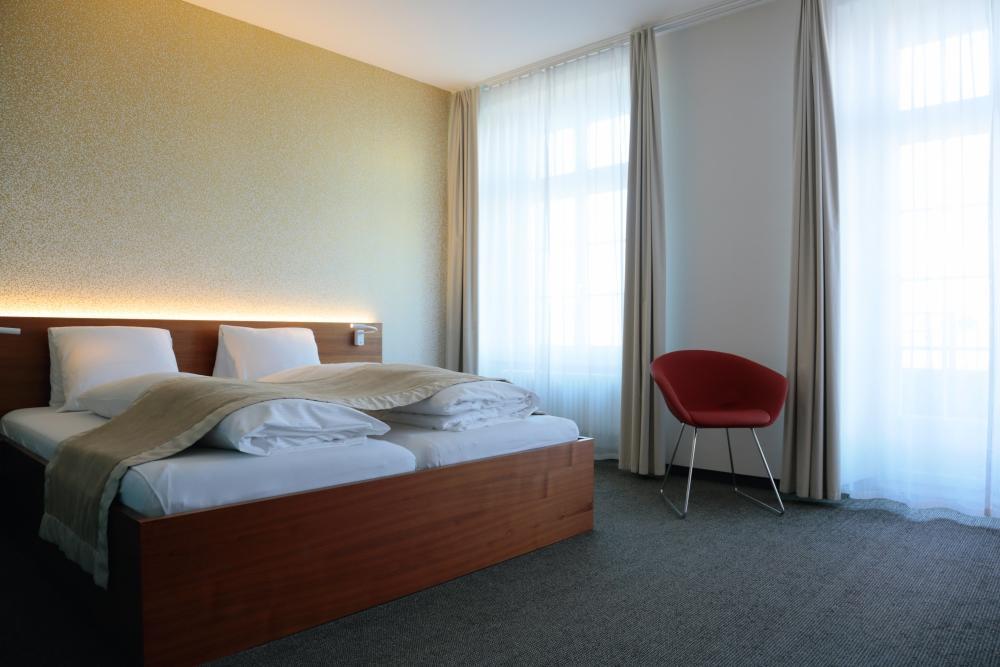 Hotel Engel Am Bahnhof Wädenswil Екстериор снимка